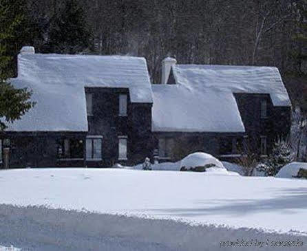 Sugarbush Inn Warren Exterior photo